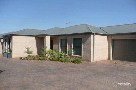 2/8 Theeuff Pl, Griffith, NSW 2680