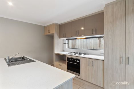 Property photo of 33 Madisson Crescent Carrum Downs VIC 3201