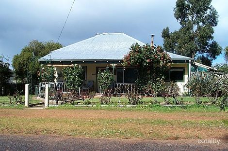 5 Throssell St, Collie, WA 6225