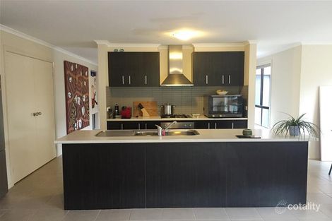 Property photo of 31 Sherrington Grange Derrimut VIC 3026