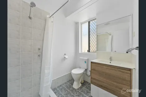 Property photo of 58 Bondi Crescent Warnbro WA 6169