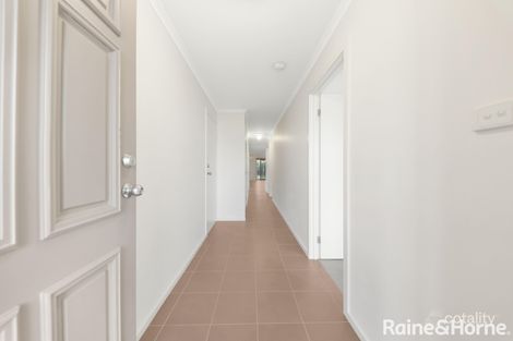 Property photo of 1/337 Hogans Road Tarneit VIC 3029
