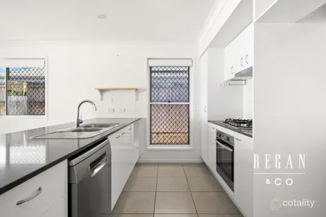 Property photo of 4 Shearer Crescent Kallangur QLD 4503