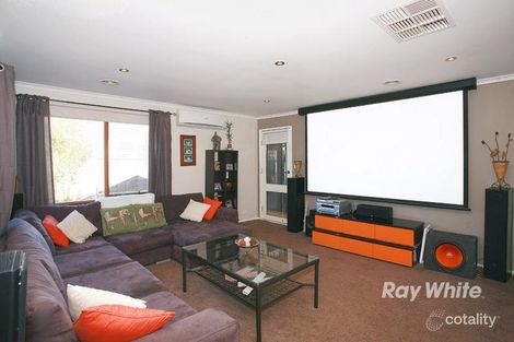 Property photo of 9 Woodbine Road Cranbourne North VIC 3977