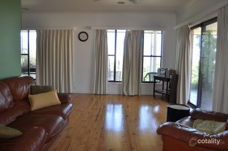 Property photo of 17 Dunrossil Crescent West Bathurst NSW 2795