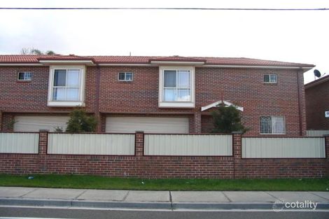 Property photo of 2/4-38 Roberts Road Greenacre NSW 2190