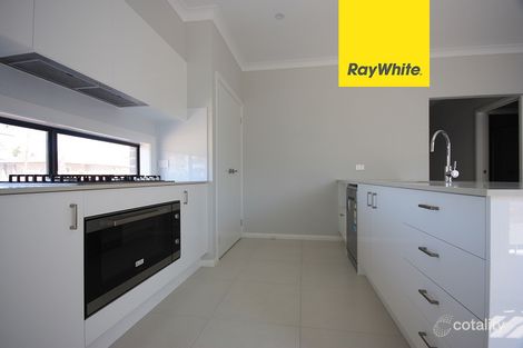 10 Eddington Rd, Campbelltown, NSW 2560