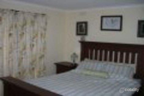 Property photo of 6 Waitara Avenue Keysborough VIC 3173