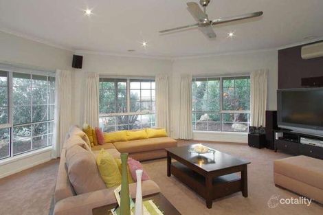 Property photo of 8 Bordeaux Drive Waurn Ponds VIC 3216
