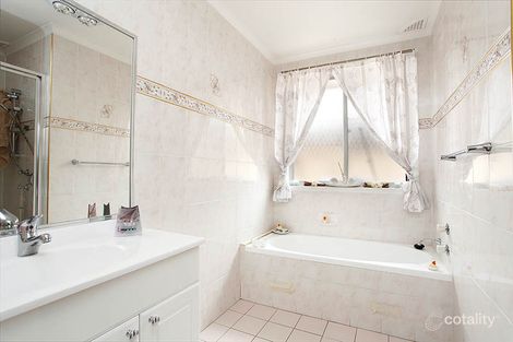 Property photo of 11 Comanche Road Bossley Park NSW 2176