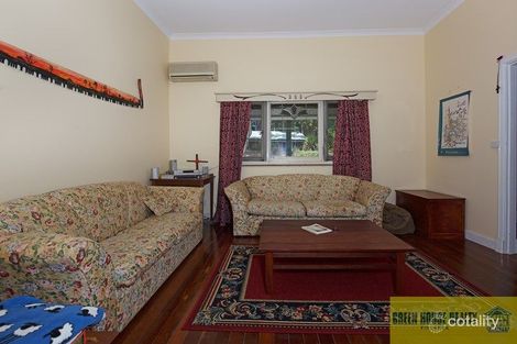 Property photo of 4 Begonia Court Dwellingup WA 6213