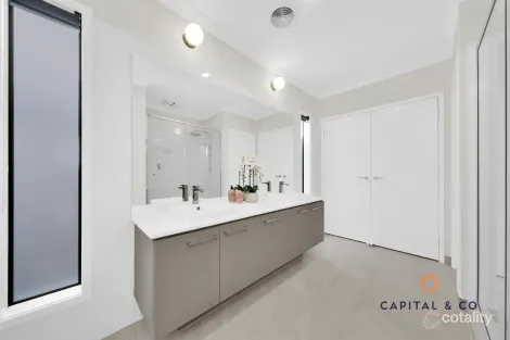 Property photo of 7 Bernwood Road Mickleham VIC 3064