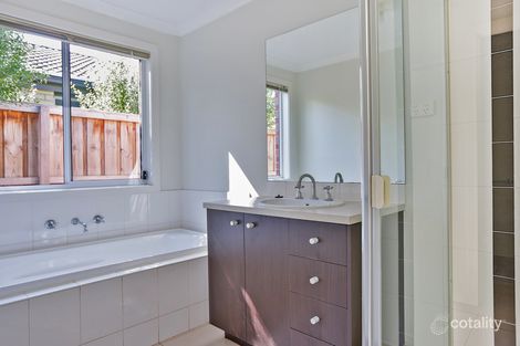 Property photo of 38 Kosta Boda Boulevard Pakenham VIC 3810