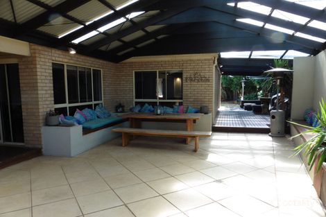 Property photo of 9 Connewarre Close Manor Lakes VIC 3024