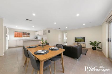 Property photo of 35 Tomasetti Crescent Narre Warren VIC 3805