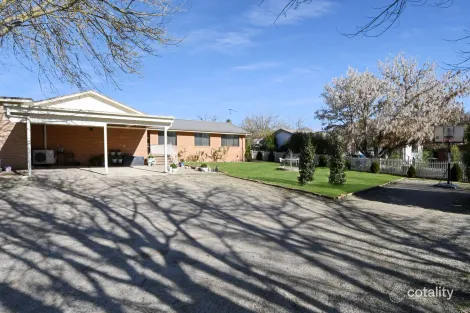 15 Macquarie St, West Bathurst, NSW 2795