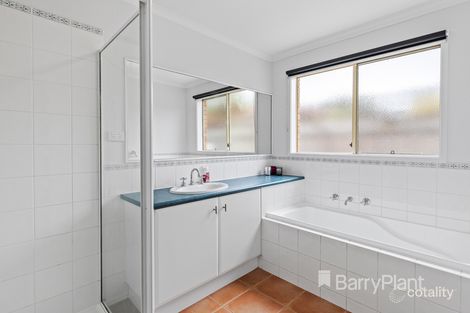 Property photo of 25 Charles Conder Place Berwick VIC 3806
