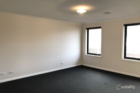 Property photo of 9 Berta Rise Drouin VIC 3818