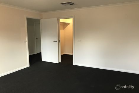 Property photo of 9 Berta Rise Drouin VIC 3818