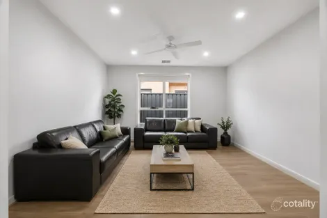 Property photo of 5 Hemel Place Strathtulloh VIC 3338