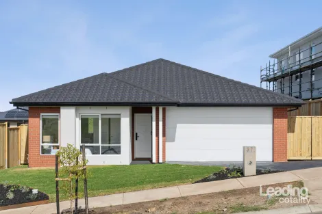 37 Free Cres, Sunbury, VIC 3429
