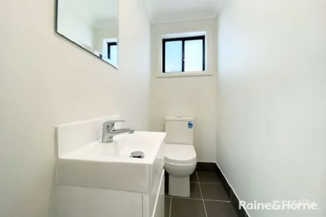 Property photo of 13 Cyprus Street Macquarie Fields NSW 2564