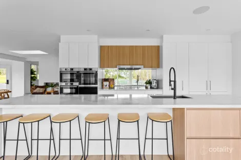 Property photo of 7 Manchelle Close Frankston South VIC 3199