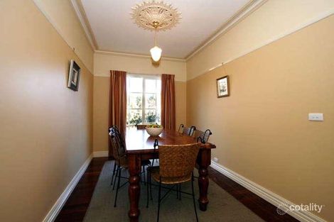 Property photo of 8 The Oaks Croydon VIC 3136