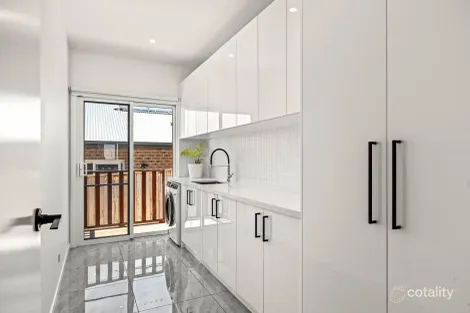 Property photo of 5 Wallaby Grove Cowes VIC 3922