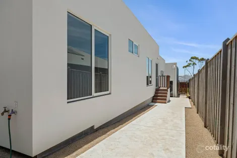 Property photo of 5 Wallaby Grove Cowes VIC 3922