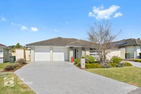 Property photo of 24 Lakeaire Circuit Cameron Park NSW 2285