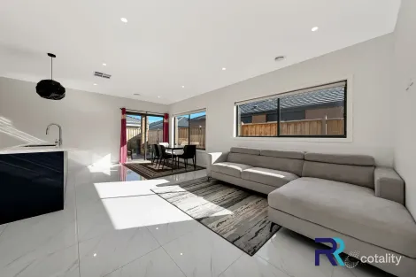 Property photo of 10 Breezy Circuit Werribee VIC 3030