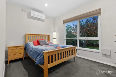 Property photo of 7 Bayside Grove Seaford VIC 3198