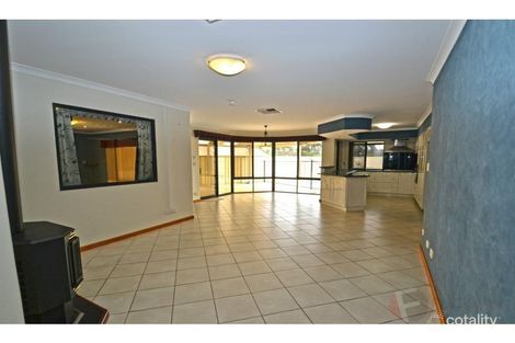 Property photo of 4 Cuchullin Court Kinross WA 6028