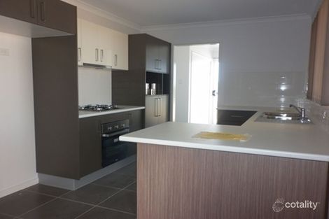 Property photo of 19 Sturt Court Glen Eden QLD 4680