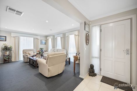 Property photo of 42 Bowral Loop Craigieburn VIC 3064
