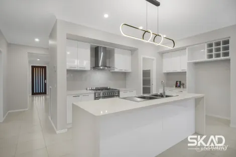 Property photo of 13 Denmead Drive Donnybrook VIC 3064