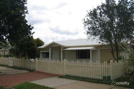 8 Village Tce, Redlynch, QLD 4870