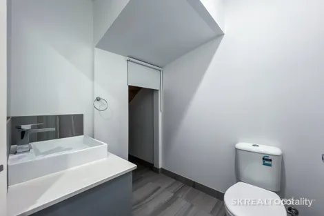 Property photo of 1 Distinction Avenue Craigieburn VIC 3064