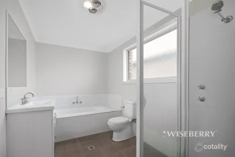 Property photo of 8 Nelson Grove Woongarrah NSW 2259
