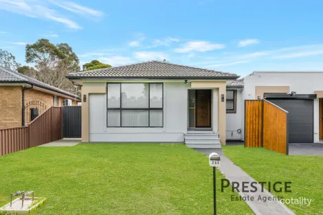 263 Prairie Vale Rd, Prairiewood, NSW 2176