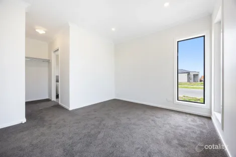 Property photo of 17 Olympic Parade Clyde VIC 3978