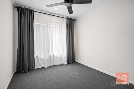 Property photo of 32 Songbird Circuit Flagstone QLD 4280