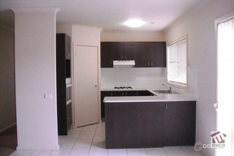 Property photo of 15 Tintern Loop Hillside VIC 3037