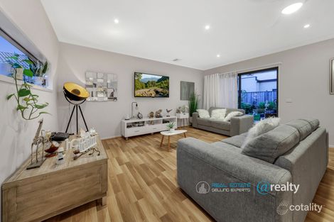 Property photo of 7 Springleaf Avenue Clyde North VIC 3978