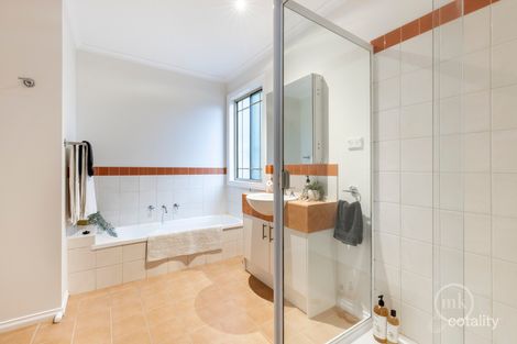 Property photo of 1/98 Mountain View Road Montmorency VIC 3094