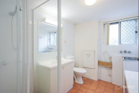 2/161 Muir St, Labrador, QLD 4215