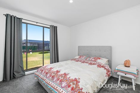 Property photo of 66 Fairbairn Road Sunshine West VIC 3020