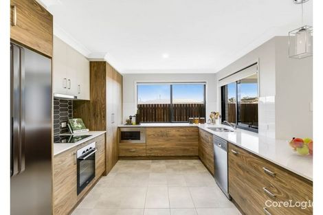 Property photo of 2 Tyrone Street Middle Ridge QLD 4350