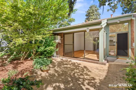 Property photo of 13/5 Lane-Poole Place Yarralumla ACT 2600